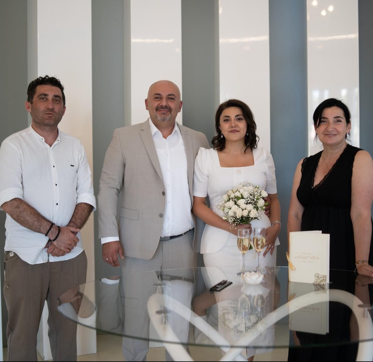 Внутри ЗАГСа